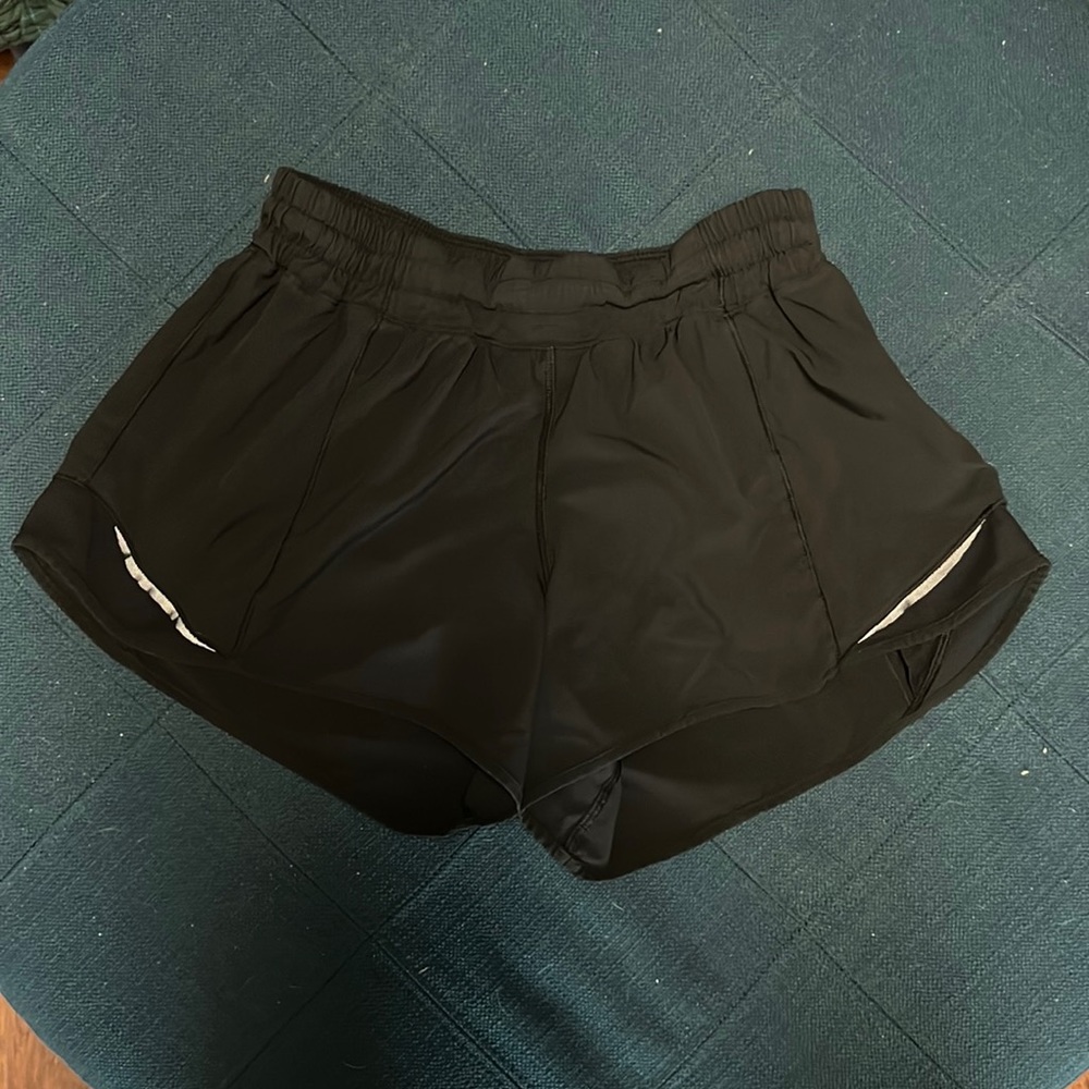 4” lululemon hotty hot